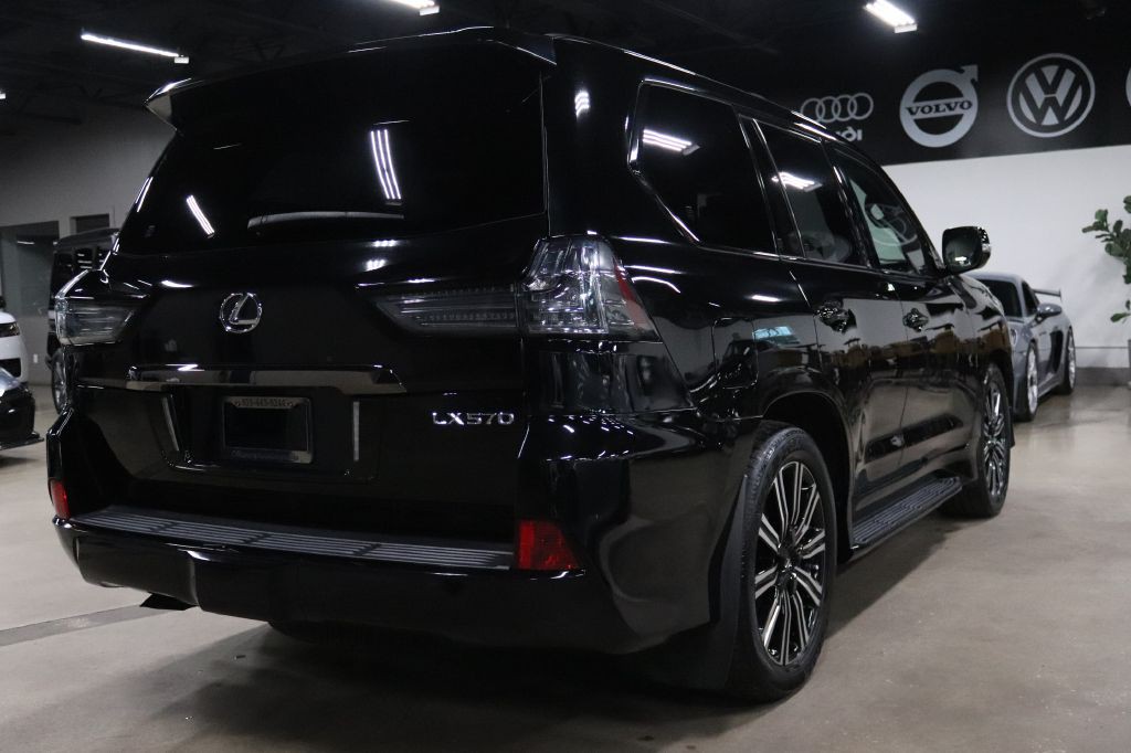 2019 Lexus LX Image 5