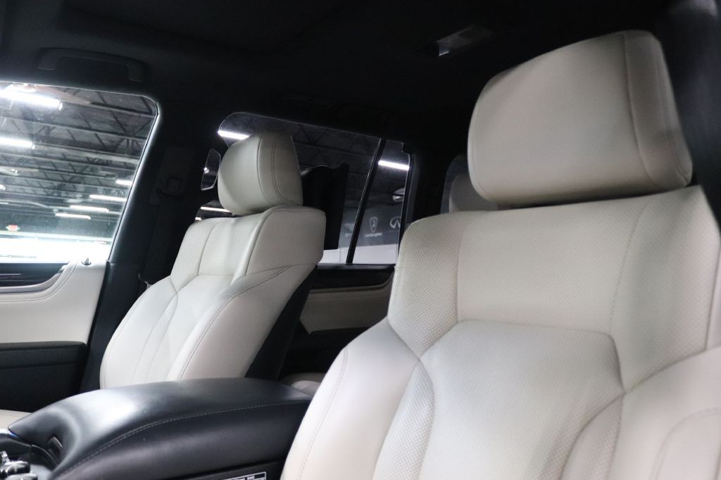 2019 Lexus LX Image 11