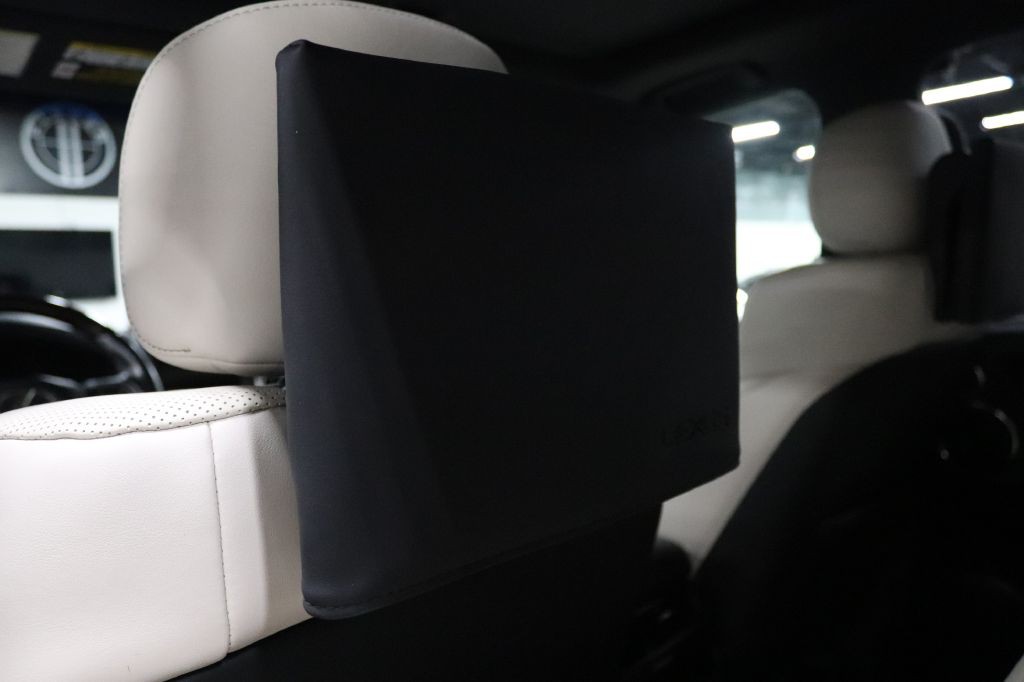 2019 Lexus LX Image 22
