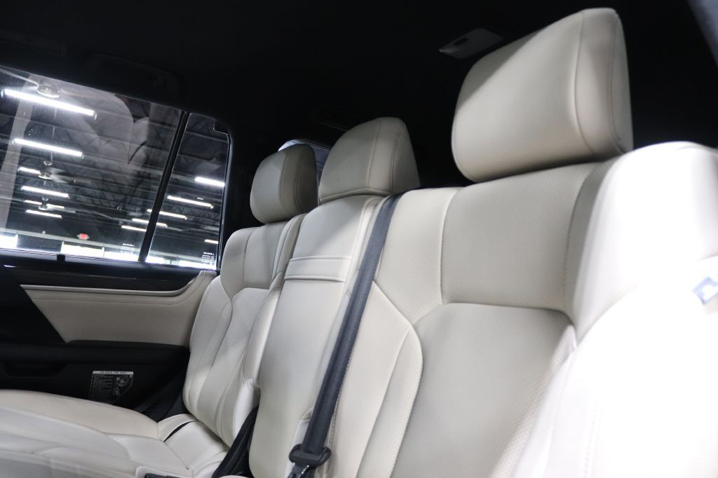 2019 Lexus LX Image 25