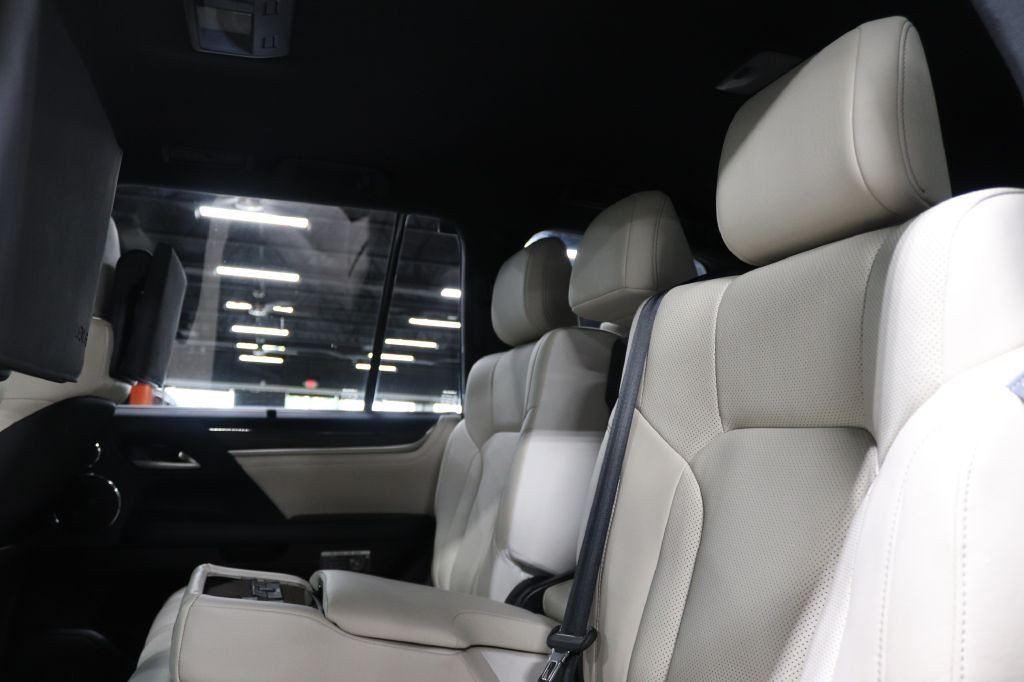 2019 Lexus LX Image 26