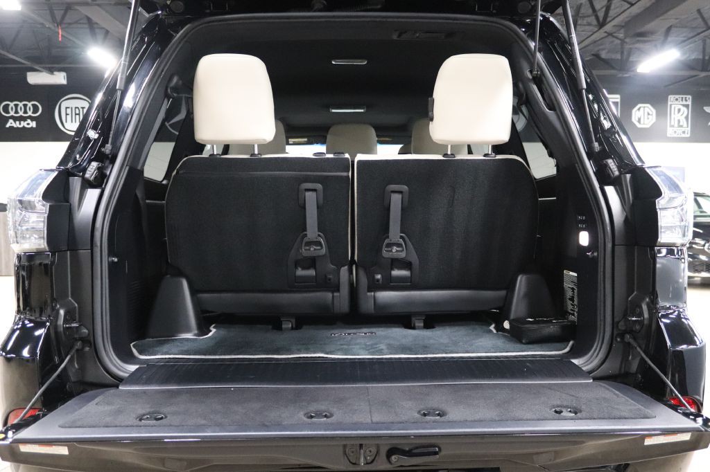 2019 Lexus LX Image 29