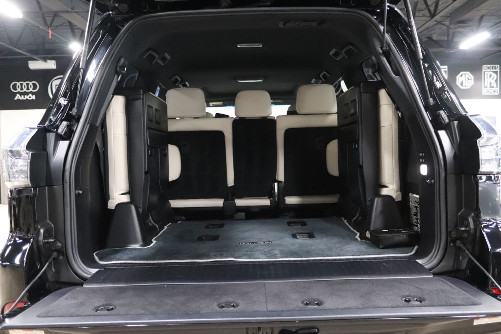 2019 Lexus LX Image 31