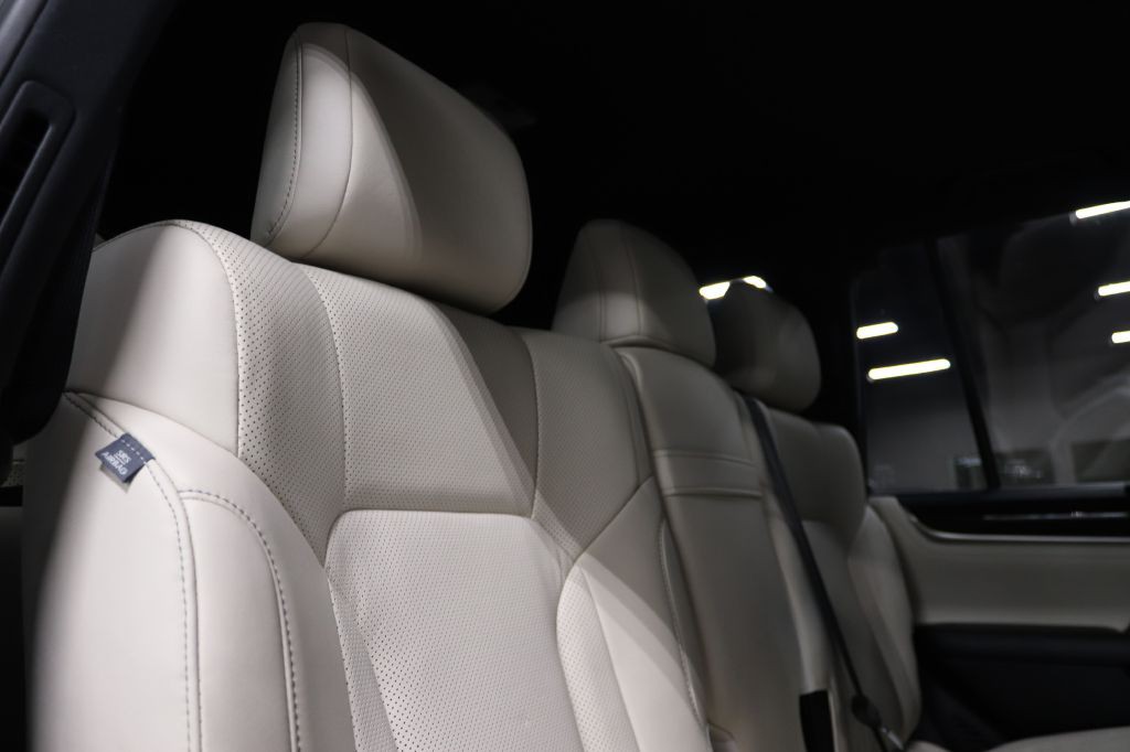2019 Lexus LX Image 34