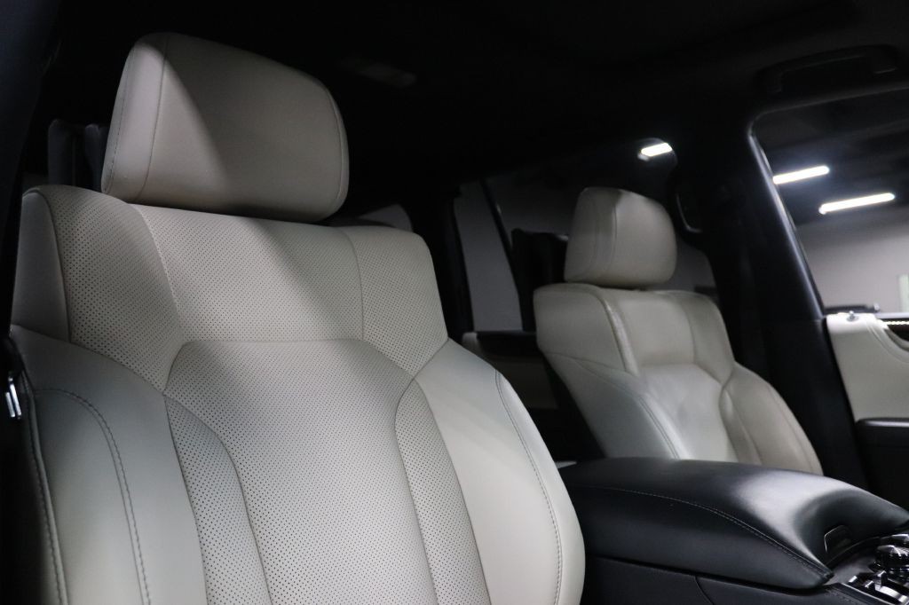 2019 Lexus LX Image 37