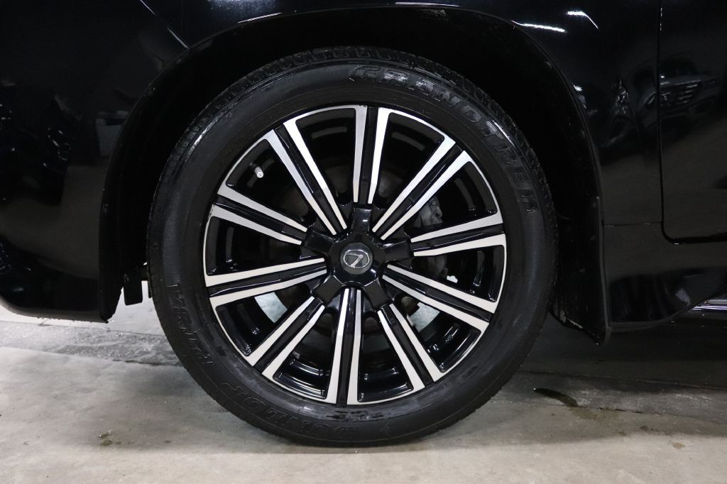 2019 Lexus LX Image 39