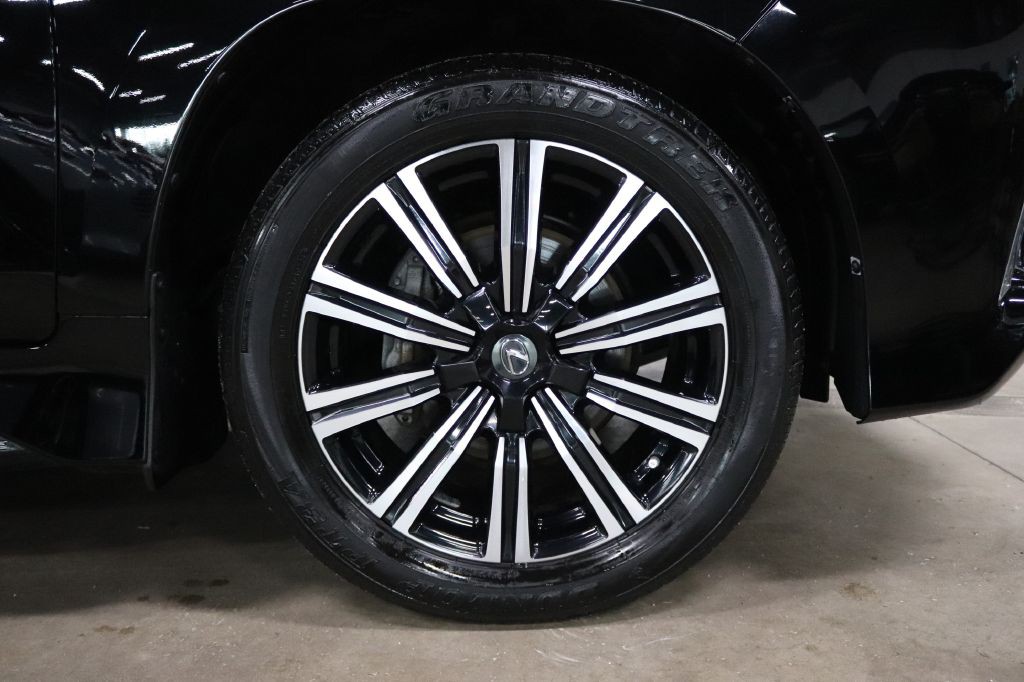 2019 Lexus LX Image 42