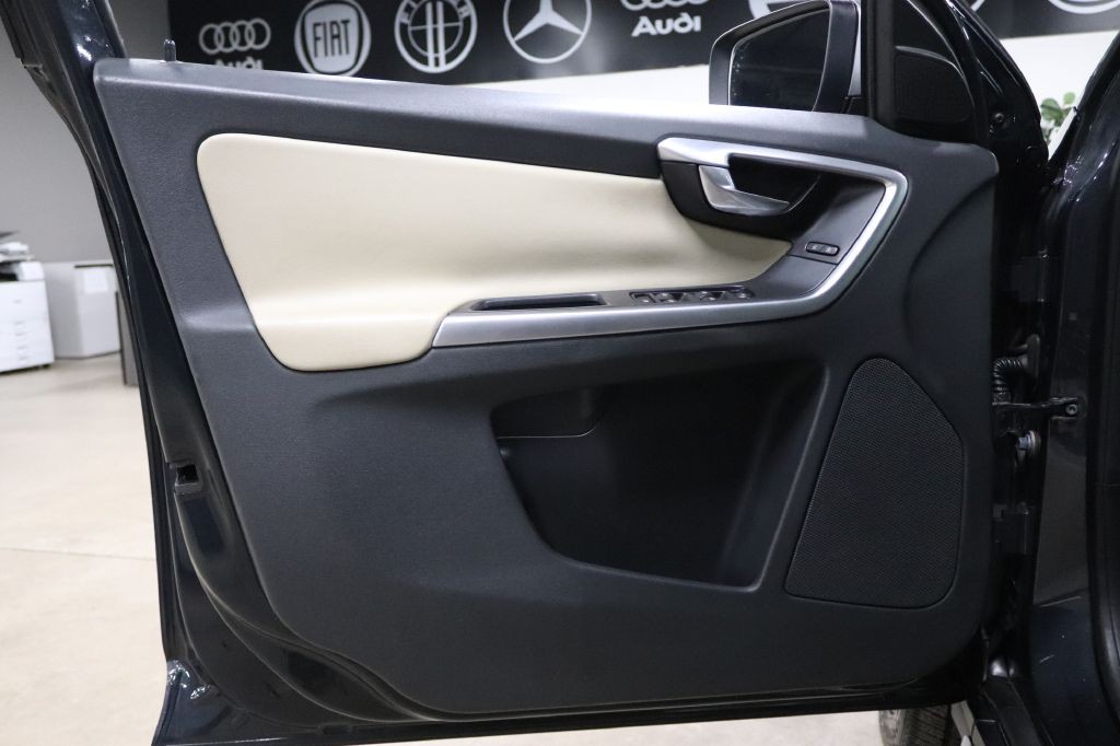 2011 Volvo XC60 Image 9