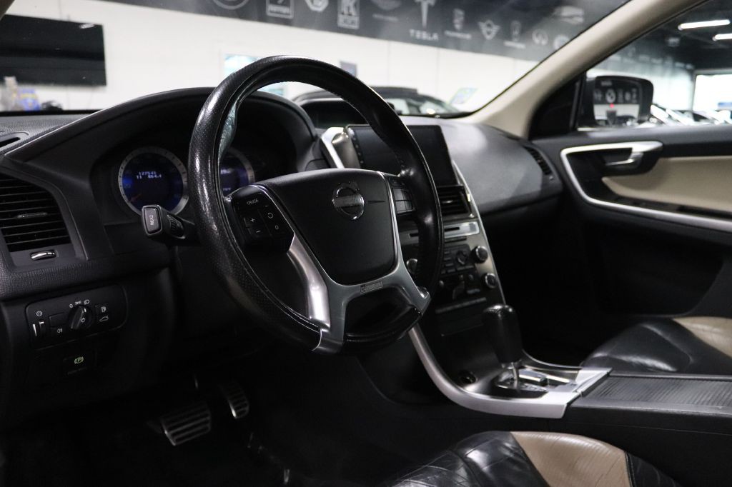 2011 Volvo XC60 Image 10