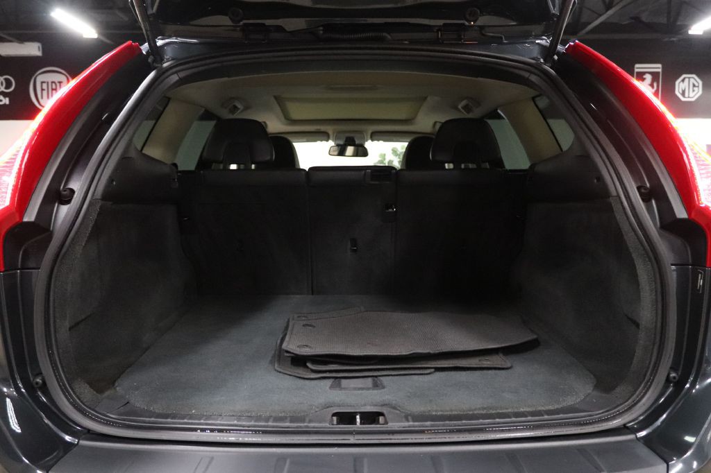 2011 Volvo XC60 Image 24
