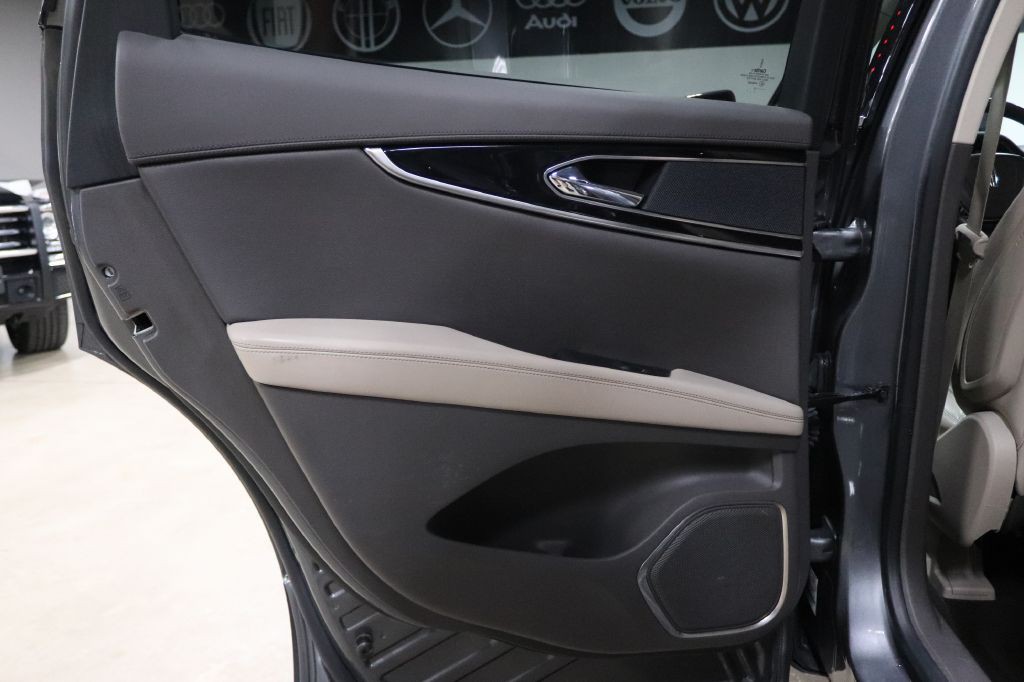 2023 Lincoln Nautilus Image 20