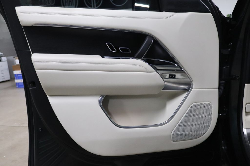 2023 Land Rover Range Rover Image 9