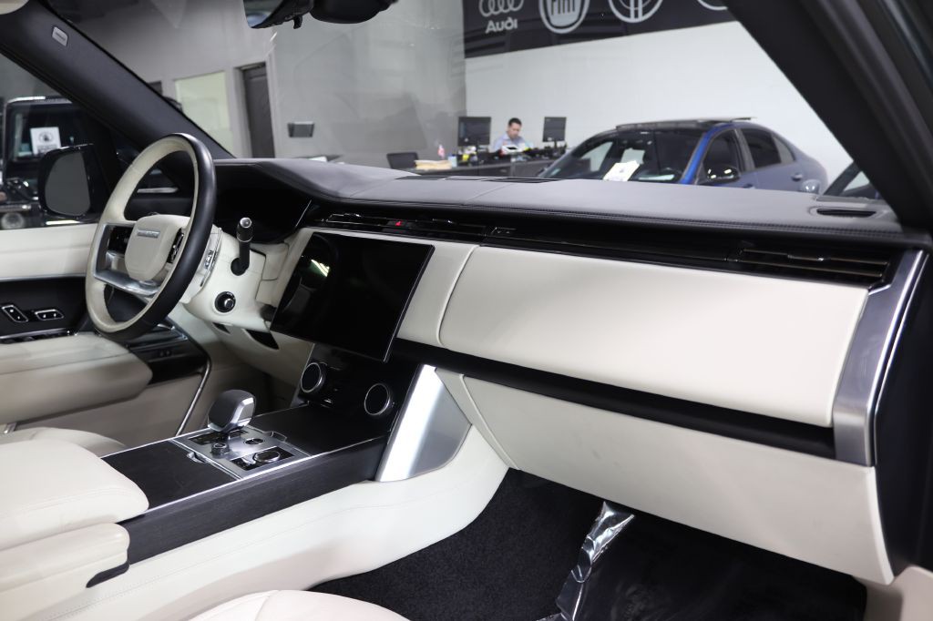 2023 Land Rover Range Rover Image 25