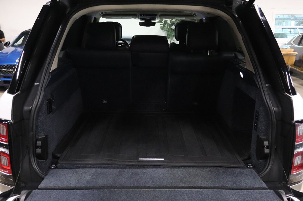 2019 Land Rover Range Rover Image 17