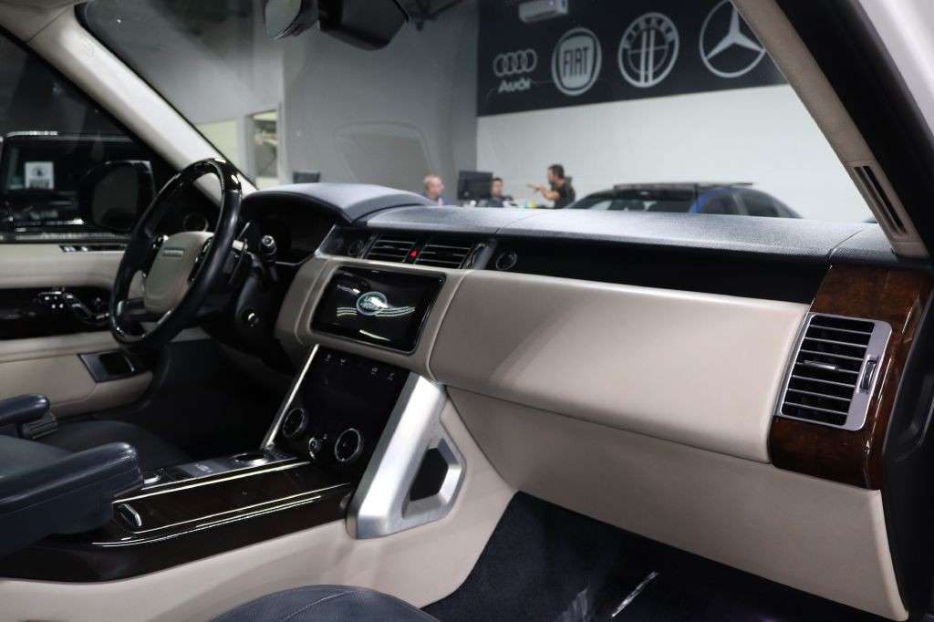 2019 Land Rover Range Rover Image 25