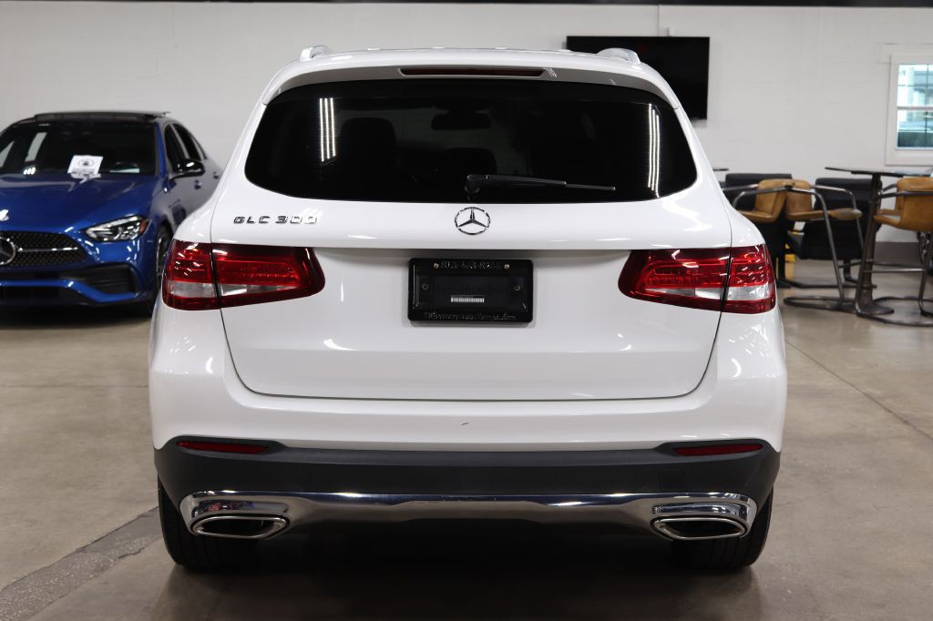 2016 Mercedes-Benz GLC-Class Image 4
