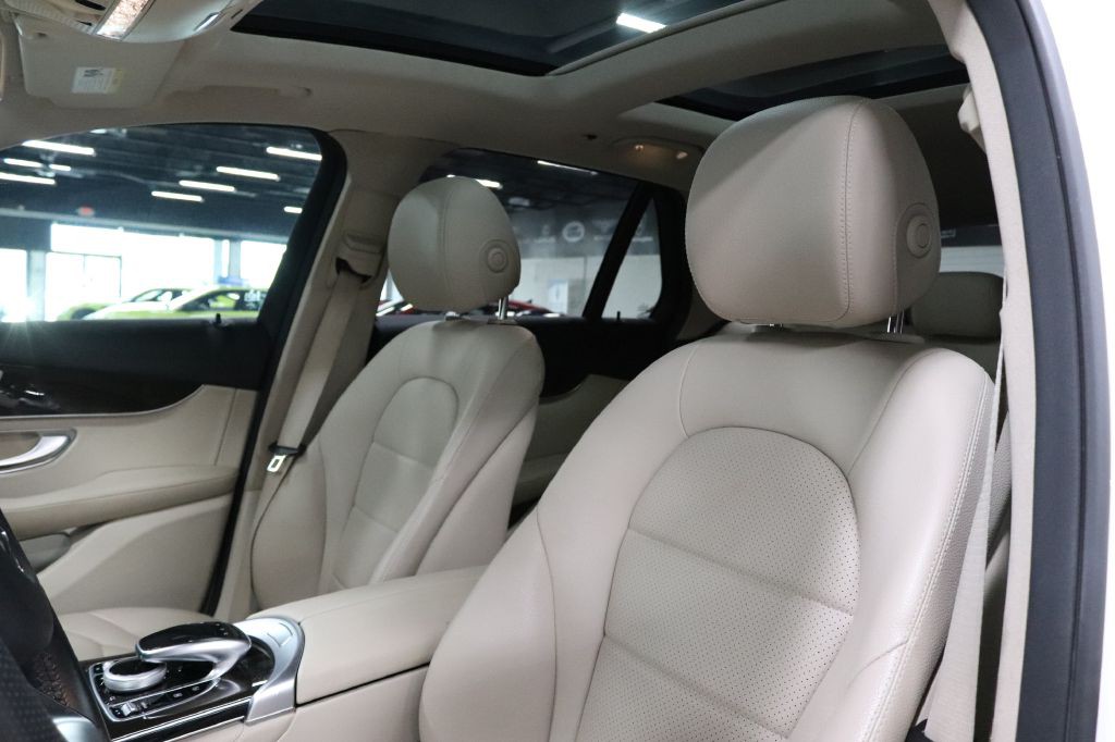 2016 Mercedes-Benz GLC-Class Image 11
