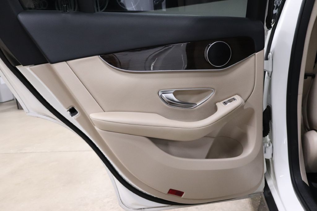 2016 Mercedes-Benz GLC-Class Image 13
