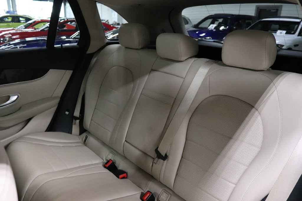 2016 Mercedes-Benz GLC-Class Image 15