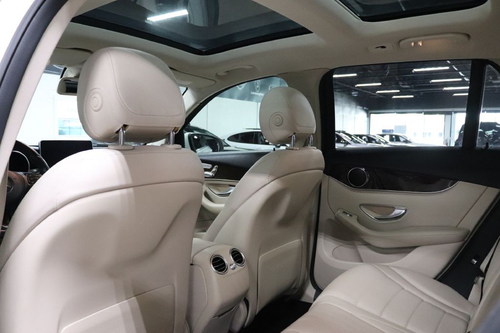 2016 Mercedes-Benz GLC-Class Image 16