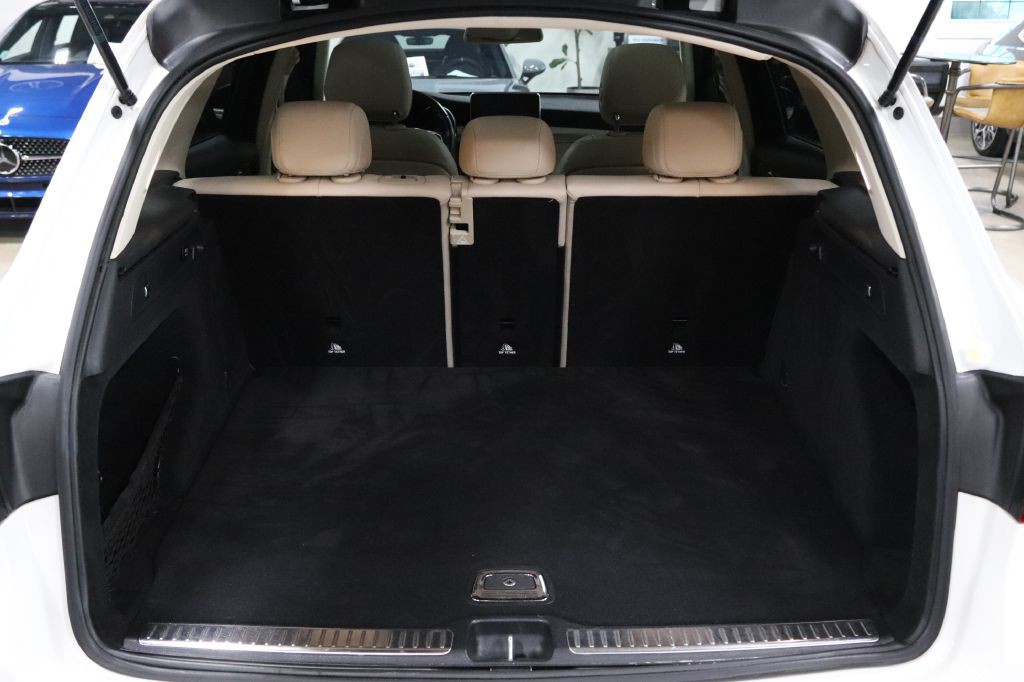 2016 Mercedes-Benz GLC-Class Image 17