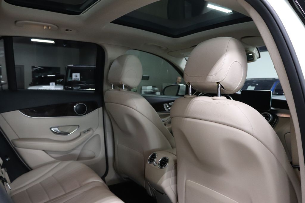 2016 Mercedes-Benz GLC-Class Image 21
