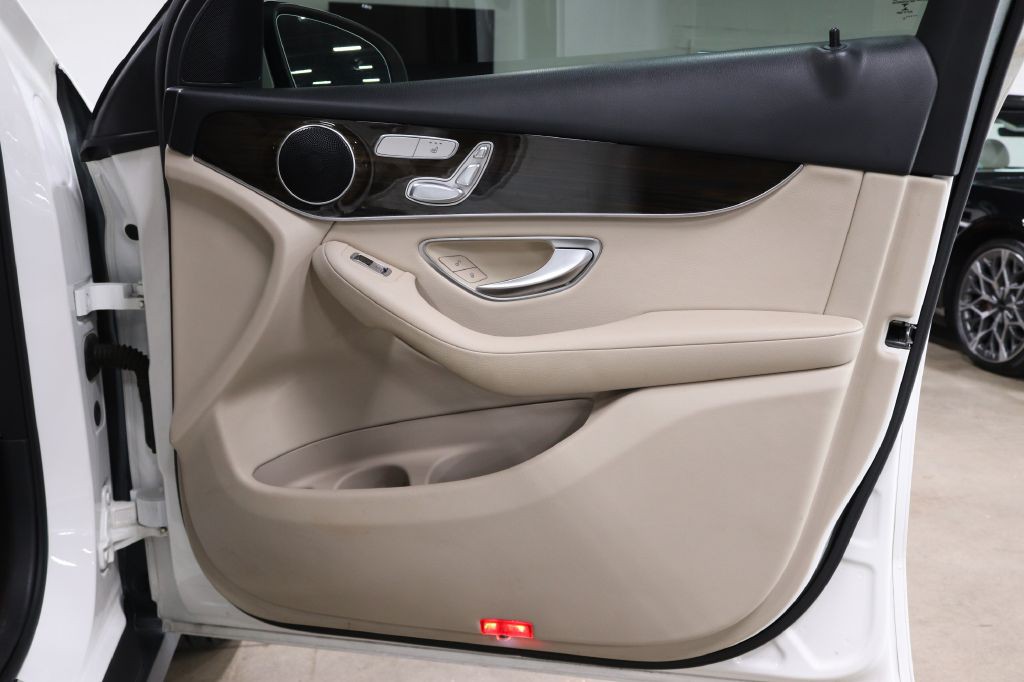 2016 Mercedes-Benz GLC-Class Image 22