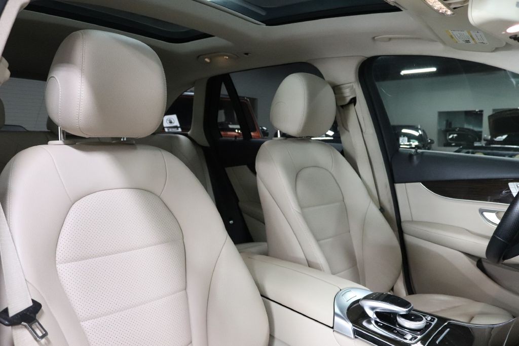2016 Mercedes-Benz GLC-Class Image 24