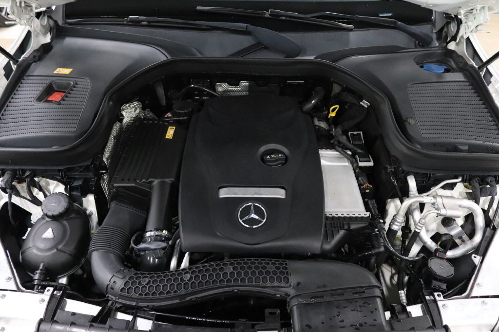 2016 Mercedes-Benz GLC-Class Image 26