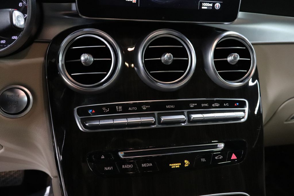 2016 Mercedes-Benz GLC-Class Image 32