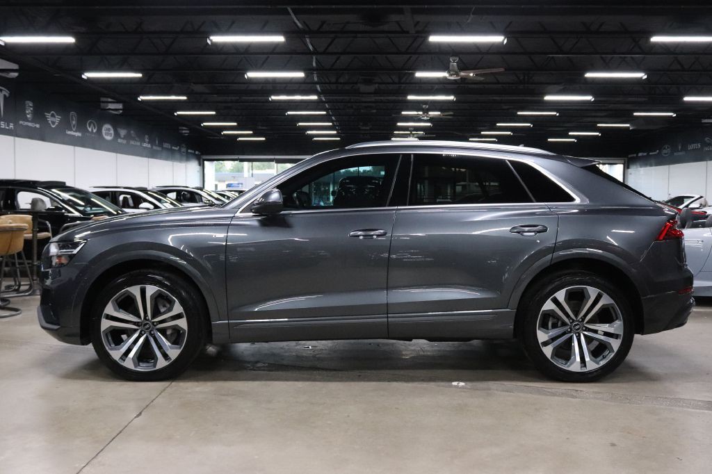 2021 Audi Q8 Image 2