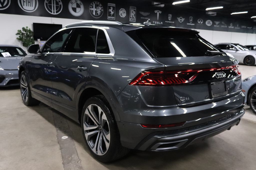 2021 Audi Q8 Image 3