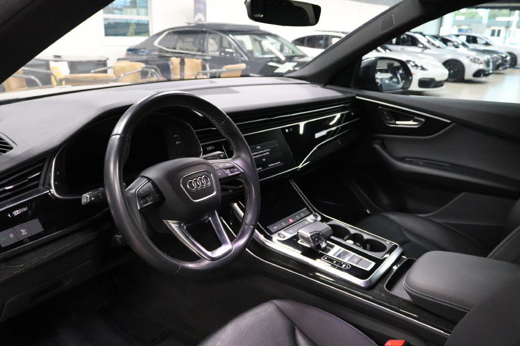 2021 Audi Q8 Image 12