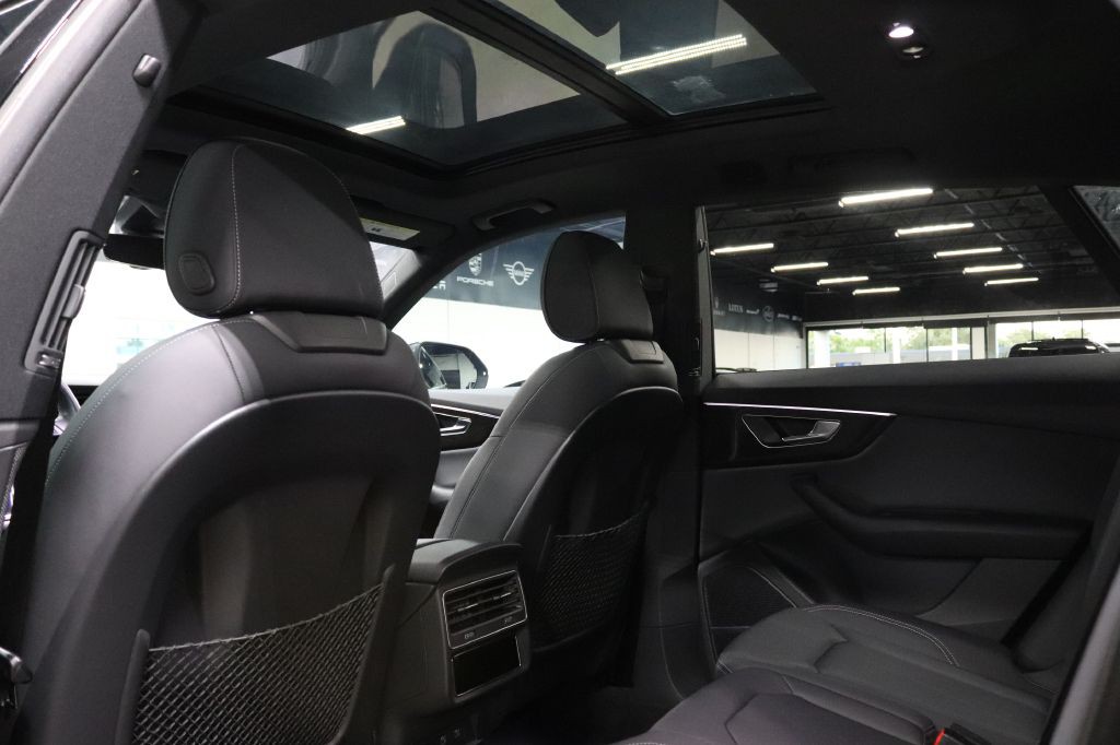 2021 Audi Q8 Image 16