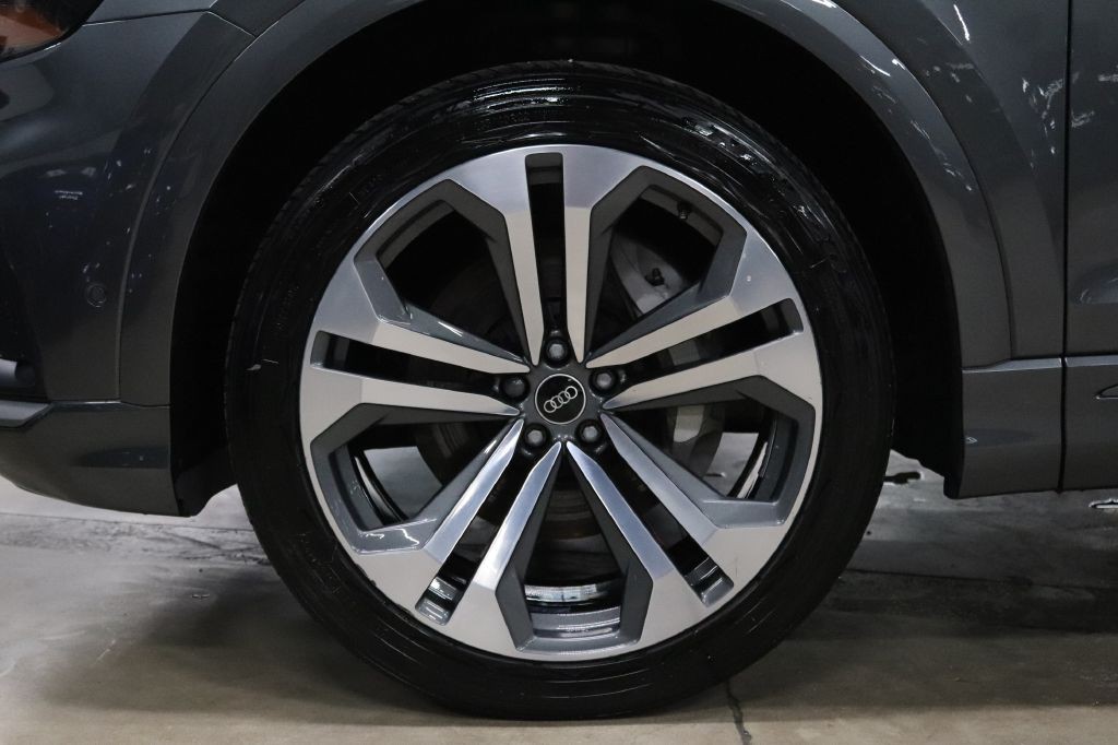2021 Audi Q8 Image 38