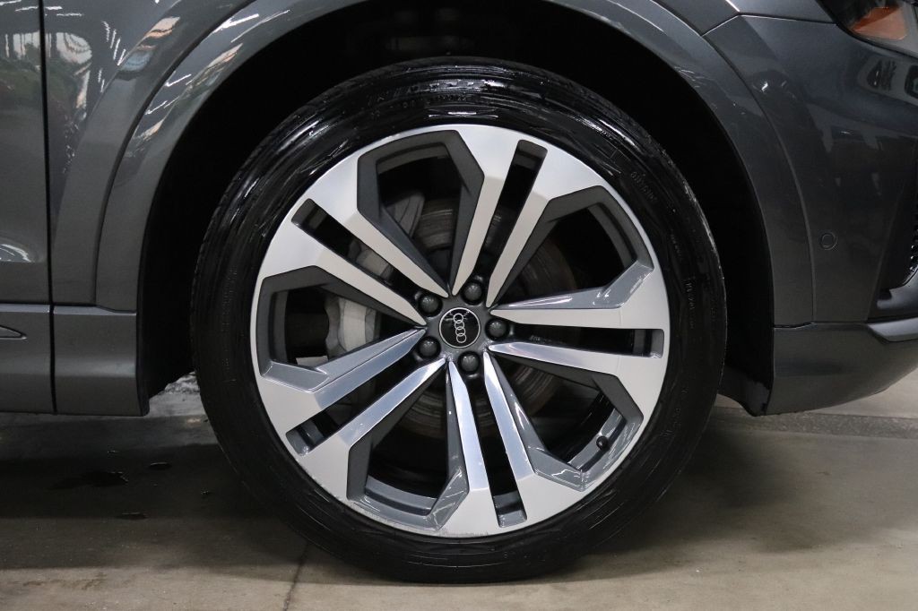 2021 Audi Q8 Image 41