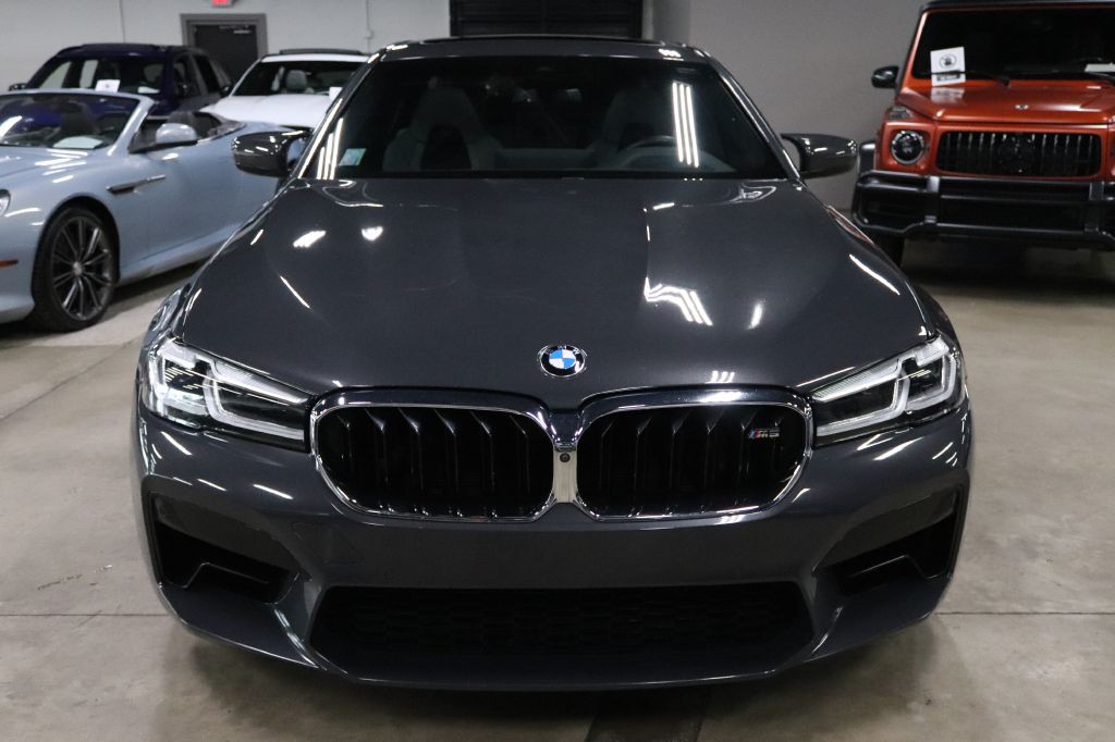 2022 BMW M5 Image 8