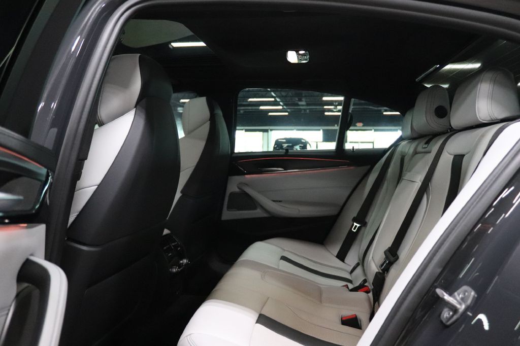 2022 BMW M5 Image 14