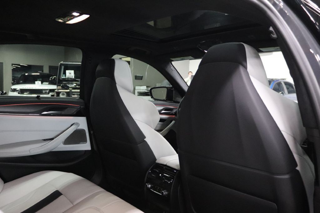 2022 BMW M5 Image 21
