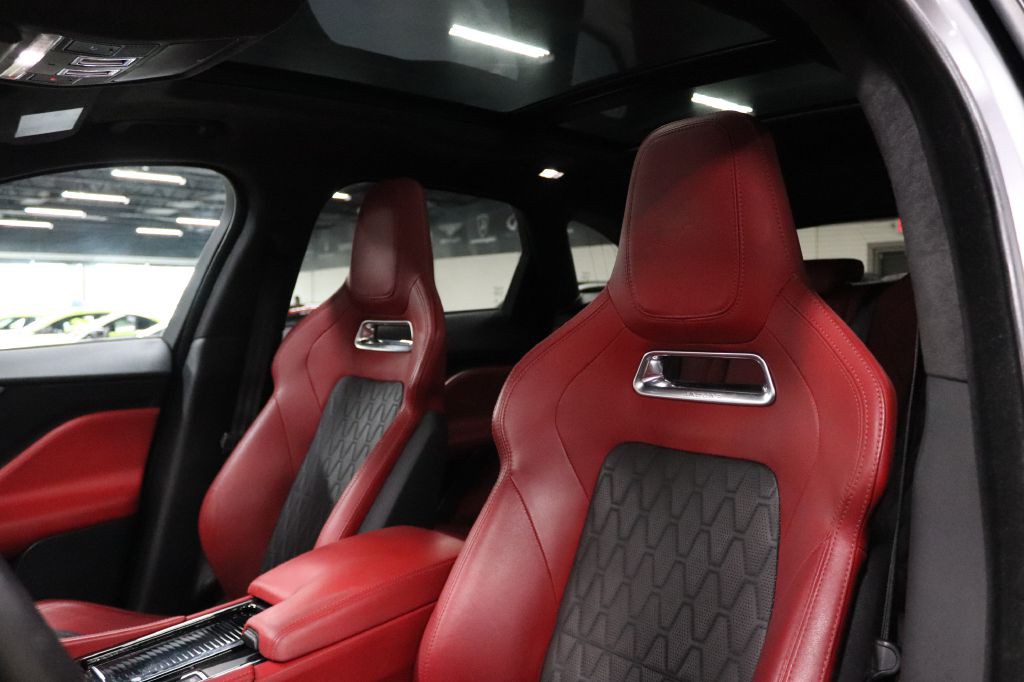 2020 Jaguar F-PACE Image 11