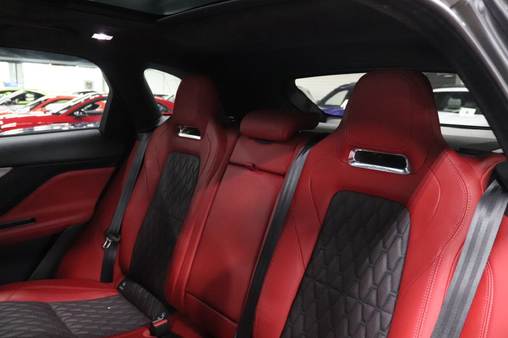2020 Jaguar F-PACE Image 15