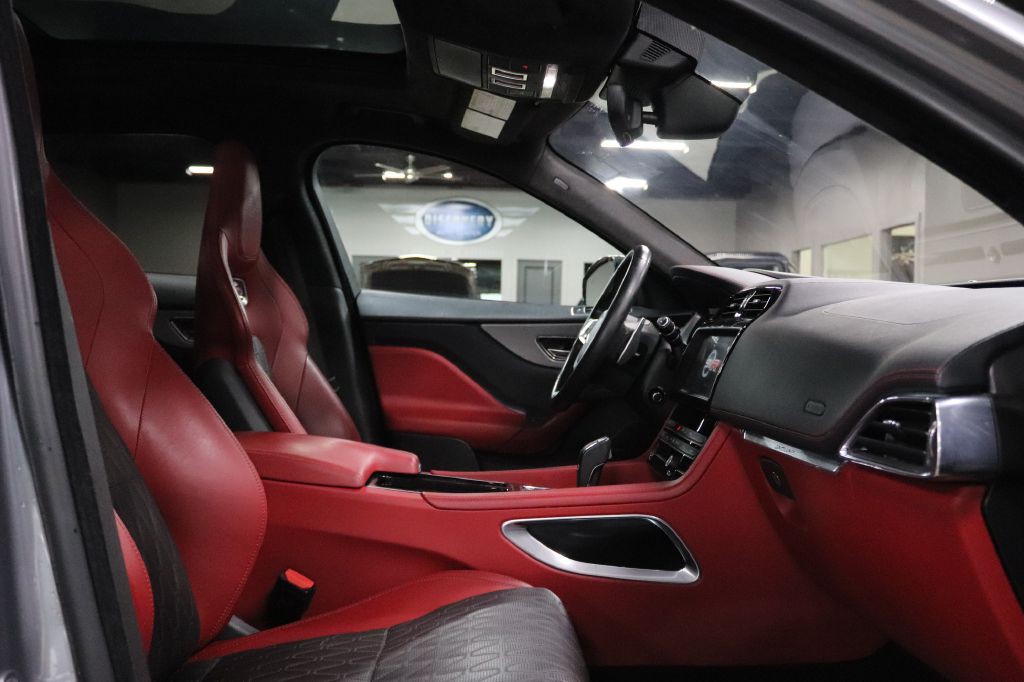2020 Jaguar F-PACE Image 23