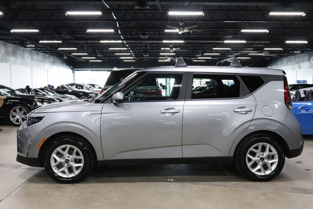 2024 Kia Soul Image 2