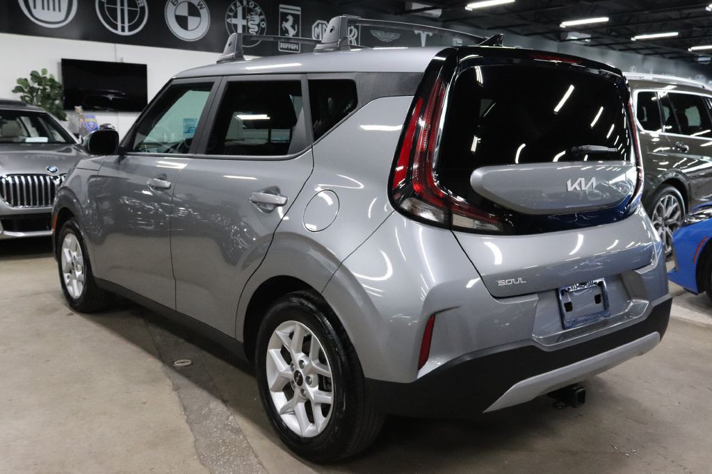 2024 Kia Soul Image 3