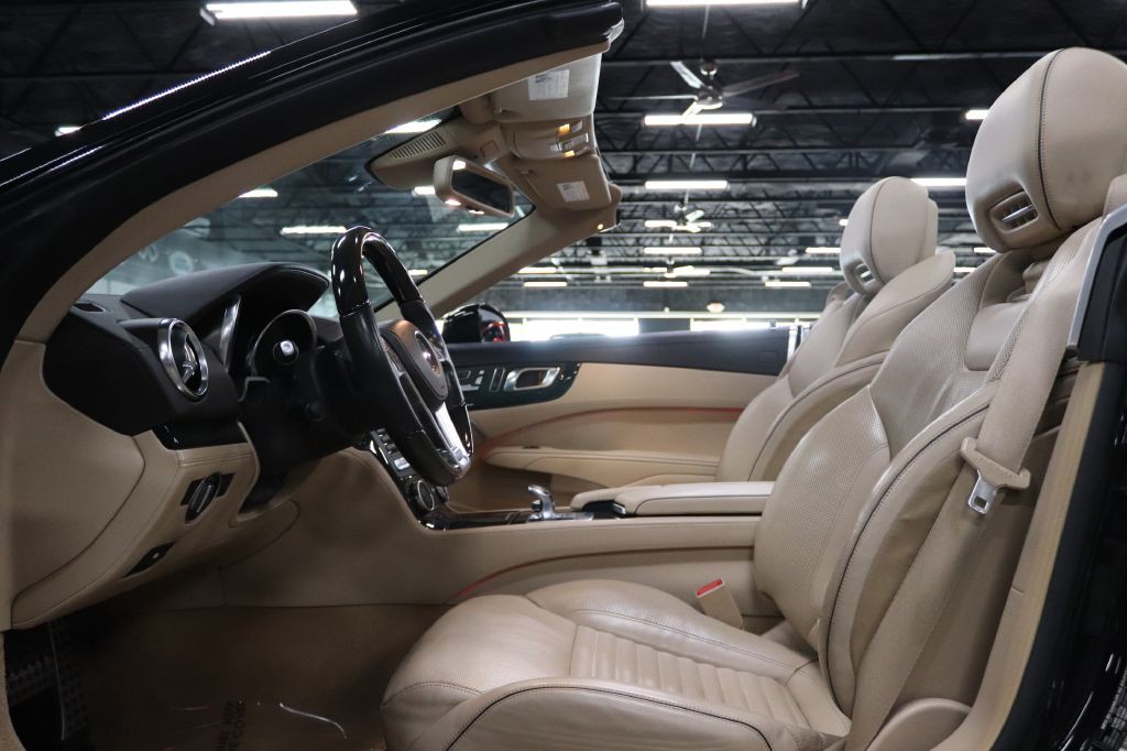2015 Mercedes-Benz SL-Class Image 17