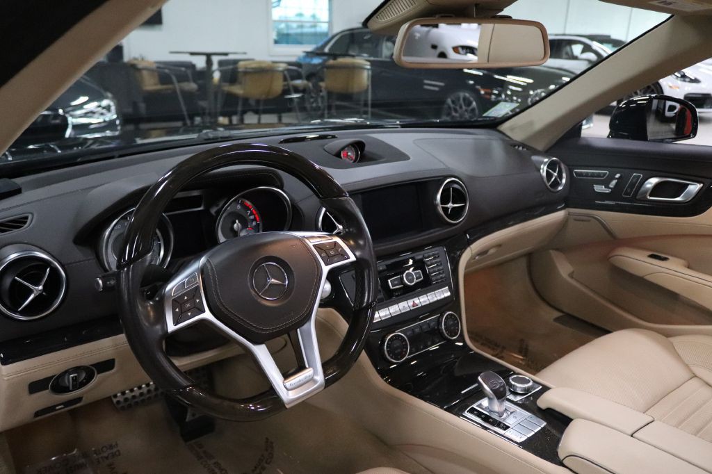 2015 Mercedes-Benz SL-Class Image 19