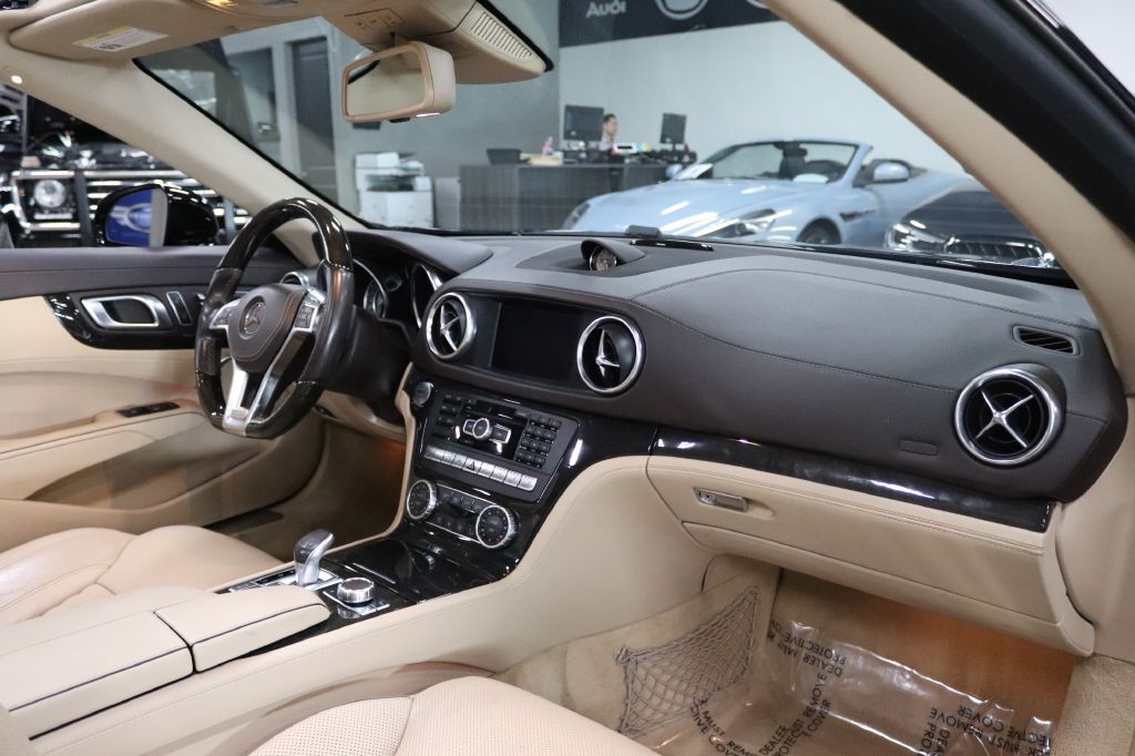 2015 Mercedes-Benz SL-Class Image 24