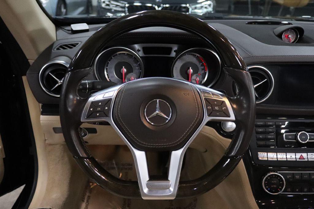 2015 Mercedes-Benz SL-Class Image 26