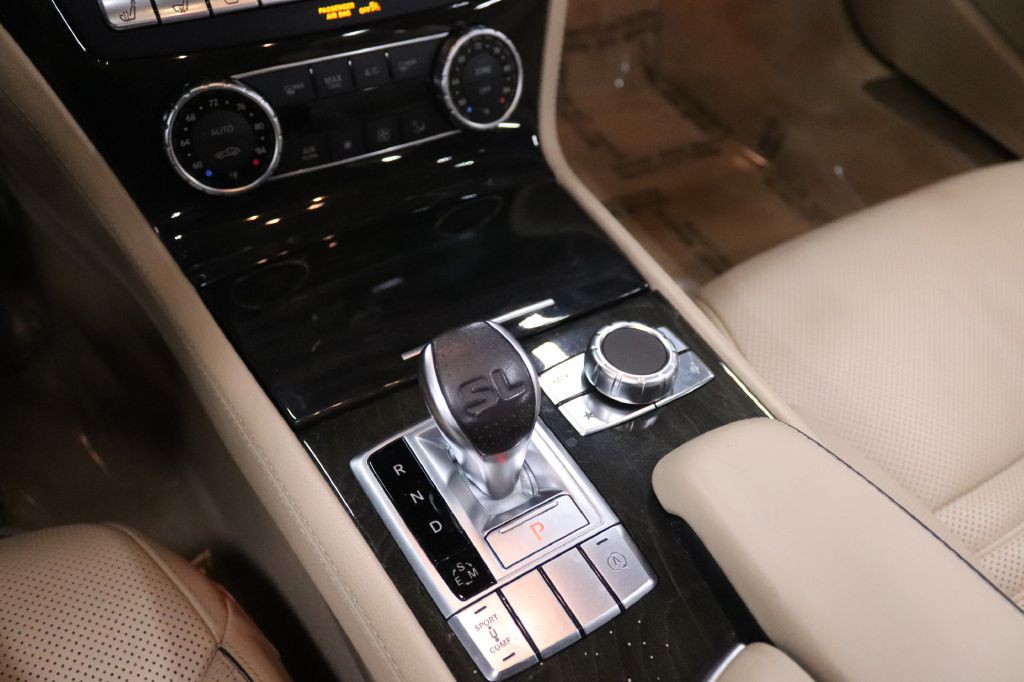 2015 Mercedes-Benz SL-Class Image 30