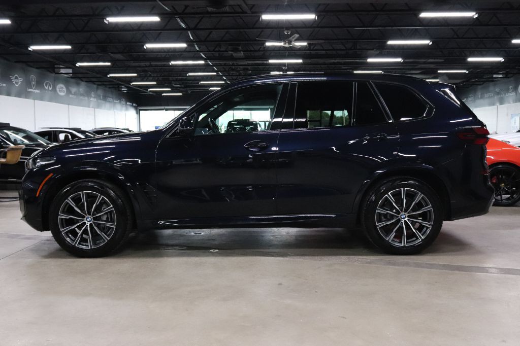 2024 BMW X5 Image 2